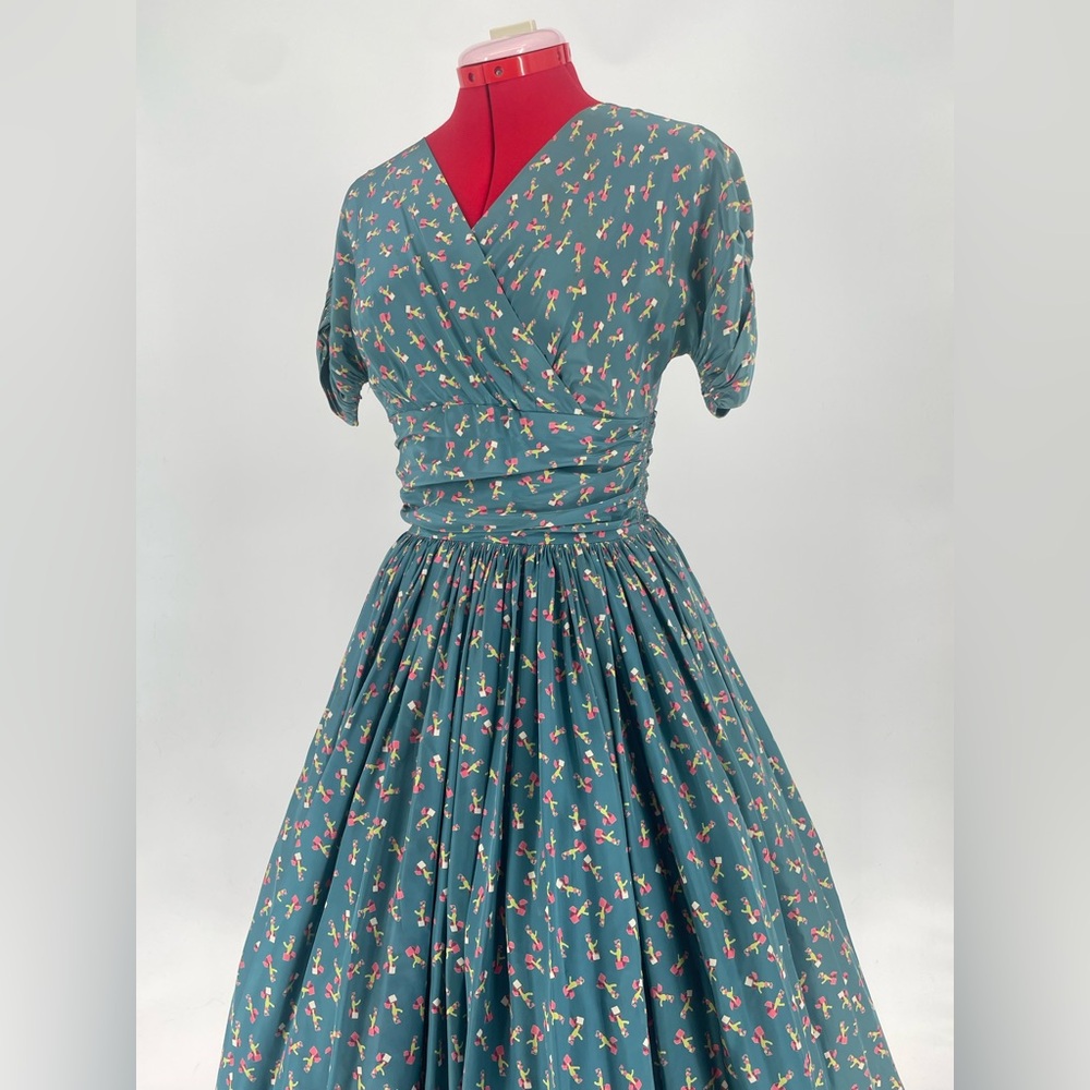 1950s Chic Debs Muted Blue Novelty Print Fit & Flare Dress - Picture 4 of 17